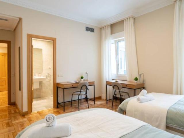 Shared Living/Roommate 5 Dormitorio Madrid Madrid ES98343765