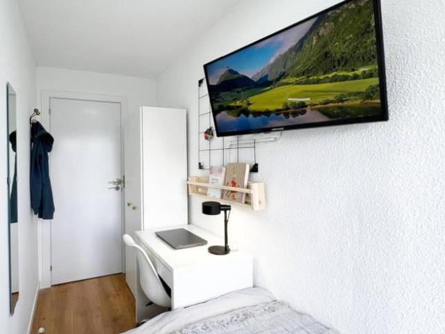 Shared Living/Roommate 5 Dormitorio Madrid Madrid ES101813111