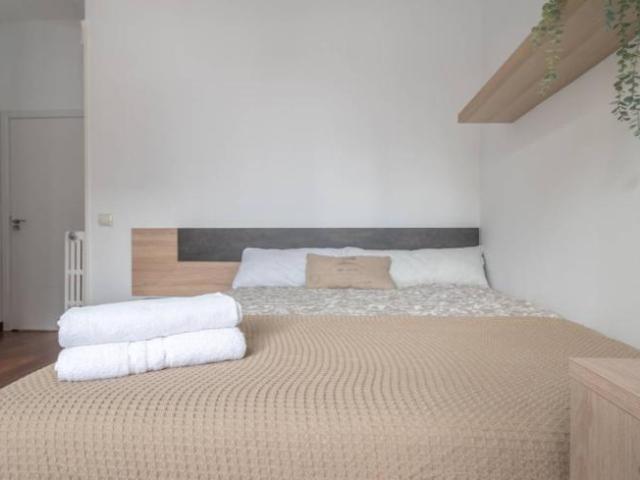 Shared Living/Roommate 5 Dormitorio Madrid Madrid ES103657359