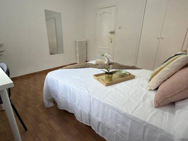 Shared Living/Roommate 5 Dormitorio Madrid Madrid ES103121247