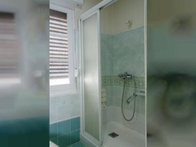 Shared Living/Roommate 5 Dormitorio Oviedo Oviedo ELS101816188