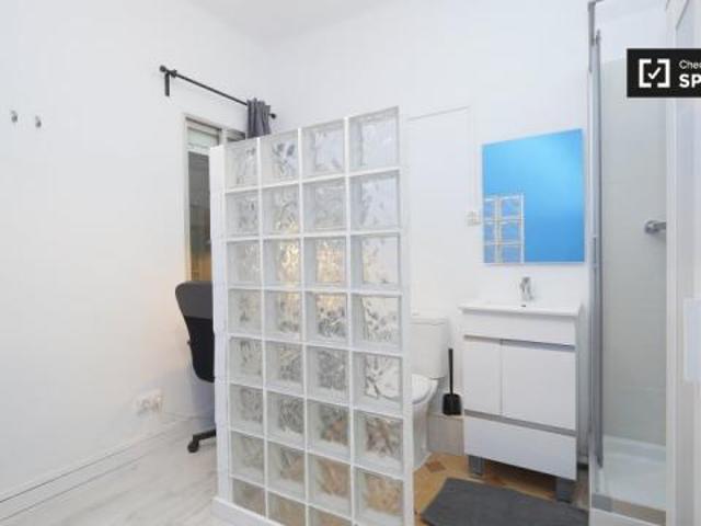 Shared Living/Roommate 5 Dormitorio Barcelona Barcelona ES82505390