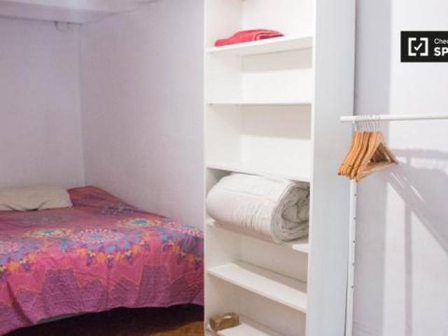 Shared Living/Roommate 5 Dormitorio Barcelona Barcelona ES83993968