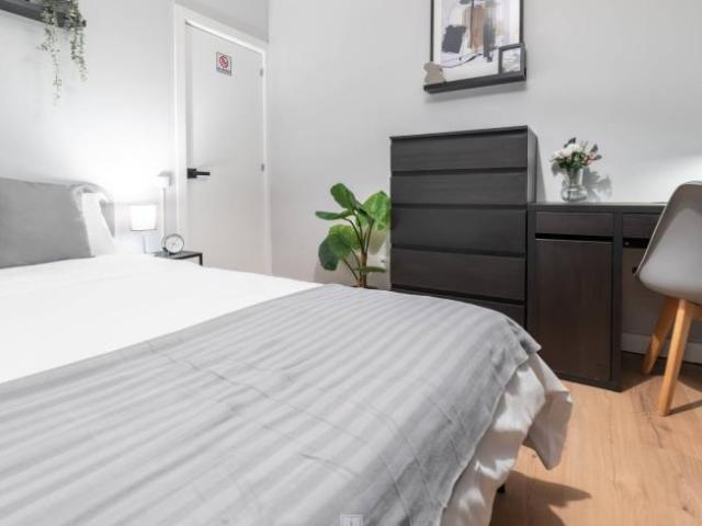 Shared Living/Roommate 5 Dormitorio Barcelona Barcelona ES91146149