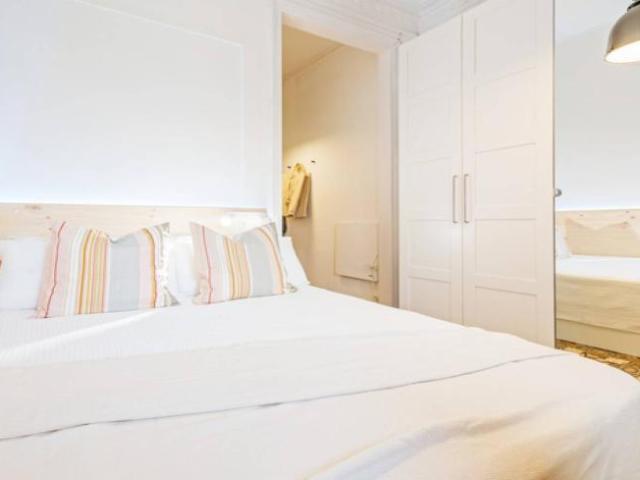 Shared Living/Roommate 5 Dormitorio Barcelona Barcelona ES92822710