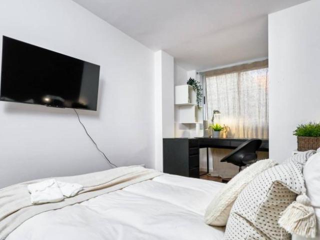 Shared Living/Roommate 5 Dormitorio Barcelona Barcelona ES92823104