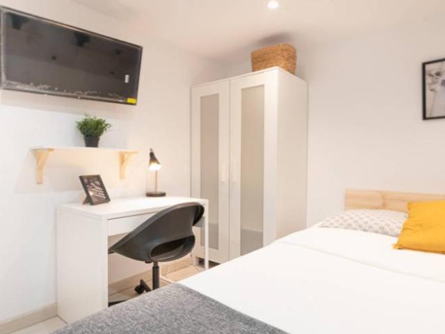 Shared Living/Roommate 5 Dormitorio Barcelona Barcelona ES92823244