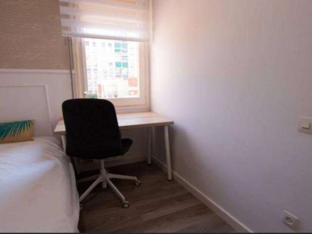 Shared Living/Roommate 5 Dormitorio Barcelona Barcelona ES96887982