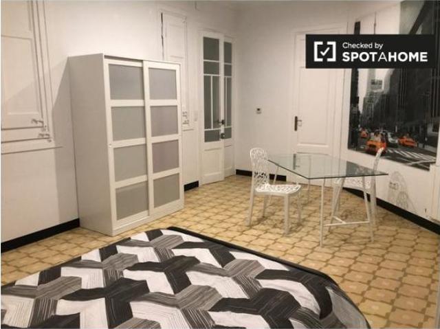 Shared Living/Roommate 5 Dormitorio Barcelona Barcelona ES101771573