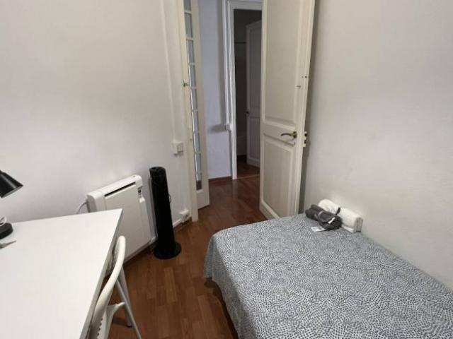 Shared Living/Roommate 5 Dormitorio Barcelona Barcelona ES101794481