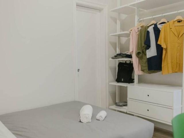 Shared Living/Roommate 5 Dormitorio Barcelona Barcelona ES101840314