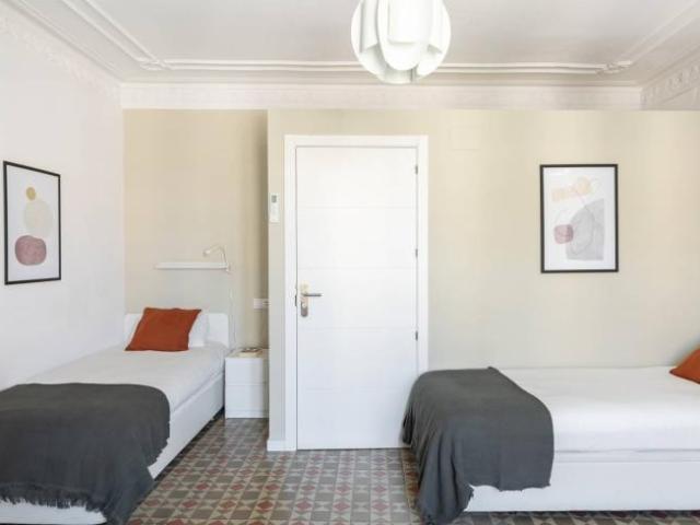 Shared Living/Roommate 5 Dormitorio Barcelona Barcelona ES102438627