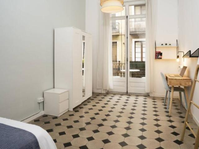 Shared Living/Roommate 5 Dormitorio Barcelona Barcelona ES104713723