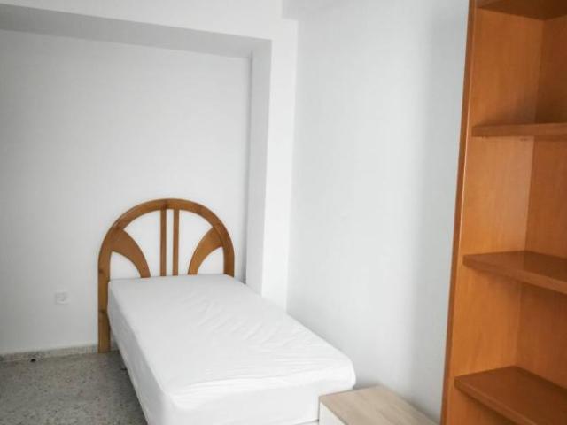 Shared Living/Roommate 5 Dormitorio Cordoba Cordoba ELS101824423