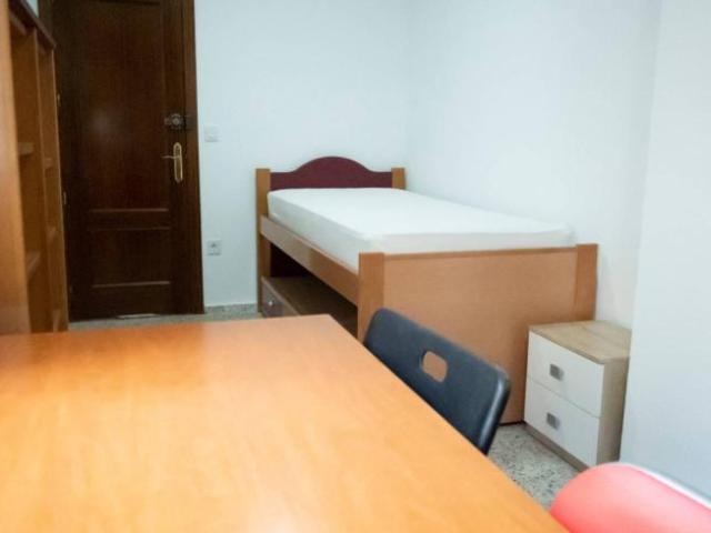 Shared Living/Roommate 5 Dormitorio Cordoba Cordoba ES101841587