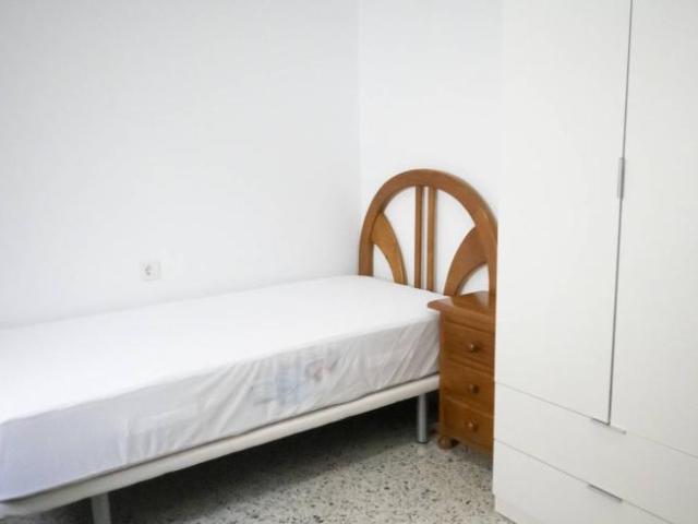 Shared Living/Roommate 5 Dormitorio Cordoba Cordoba ES101849873