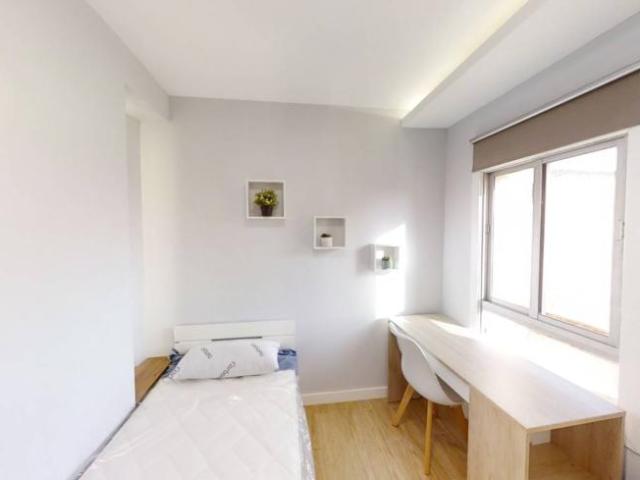 Shared Living/Roommate 5 Dormitorio Granada Granada ES101805801