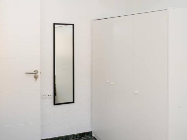 Shared Living/Roommate 5 Dormitorio Granada Granada ES104845648