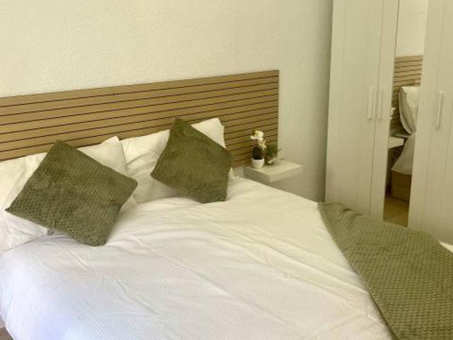 Shared Living/Roommate 5 Dormitorio Granada Granada ES85861641