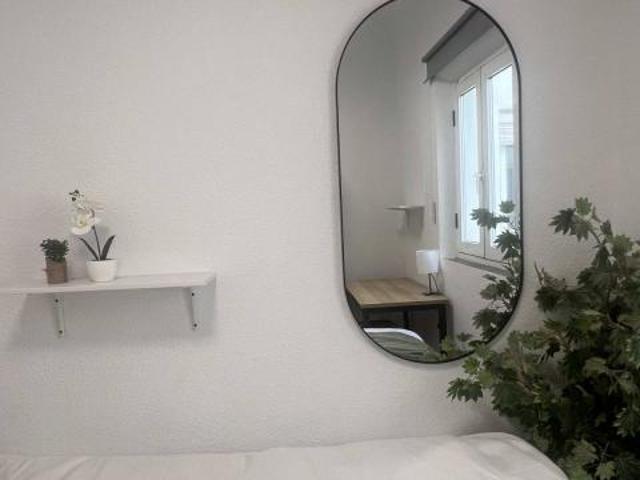 Shared Living/Roommate 5 Dormitorio Granada Granada ES85861642