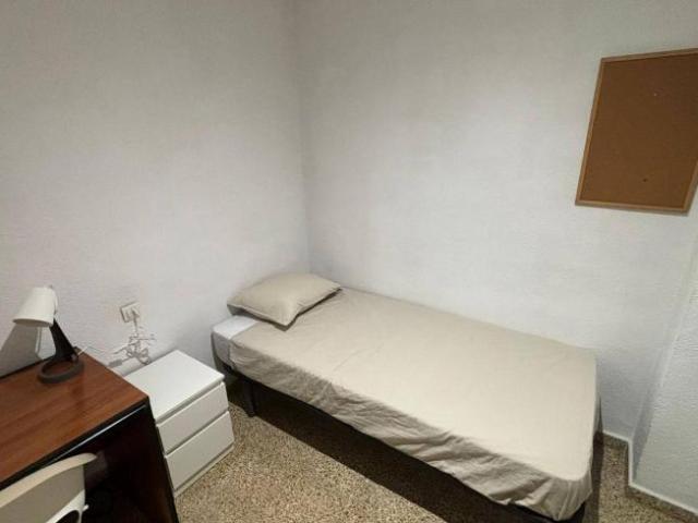 Shared Living/Roommate 5 Dormitorio Granada Granada ES89334815