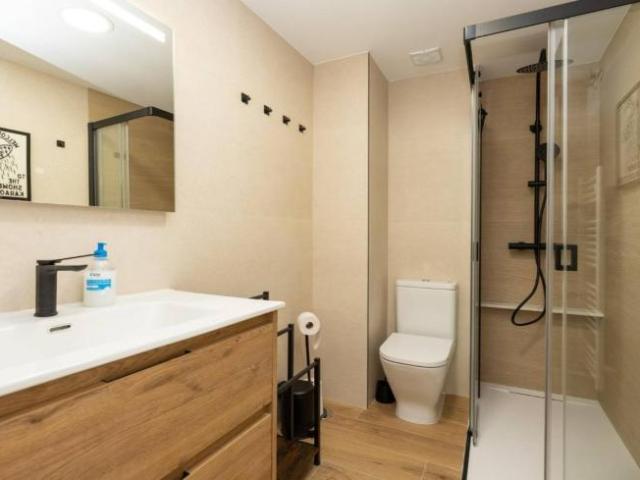Shared Living/Roommate 5 Dormitorio Granada Granada ES94983571