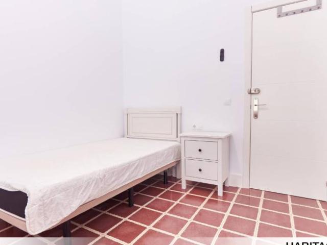 Shared Living/Roommate 5 Dormitorio Seville Seville ES101766009