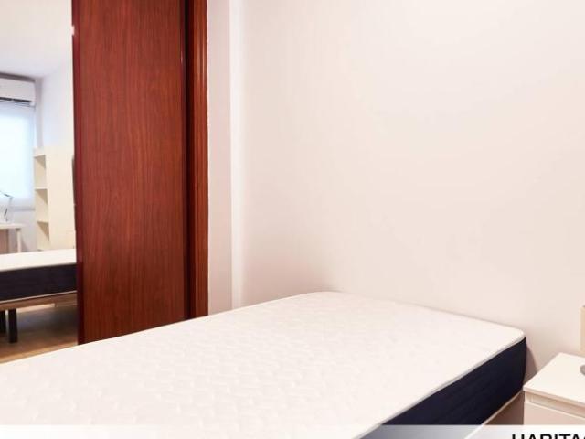 Shared Living/Roommate 5 Dormitorio Seville Seville ES101770900