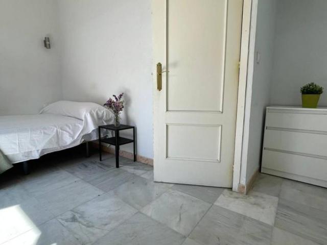 Shared Living/Roommate 5 Dormitorio Seville Seville ES101820744