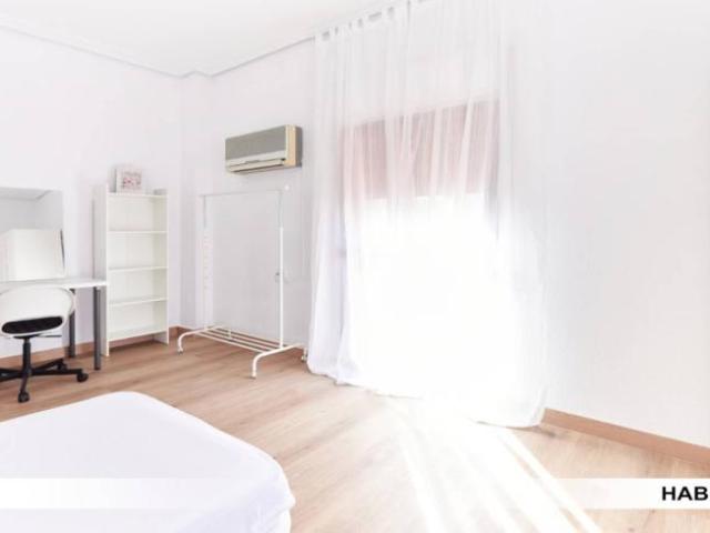 Shared Living/Roommate 5 Dormitorio Seville Seville ES101821556