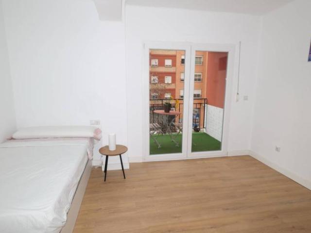 Shared Living/Roommate 5 Dormitorio Valencia Valencia ES101191079