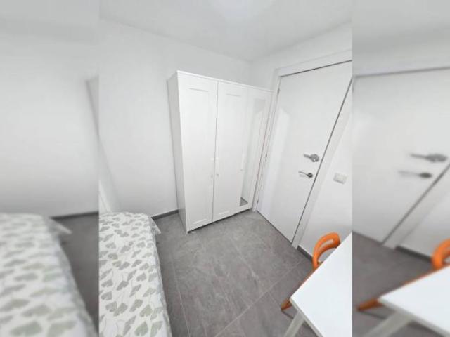 Shared Living/Roommate 5 Dormitorio Valencia Valencia ES101991111