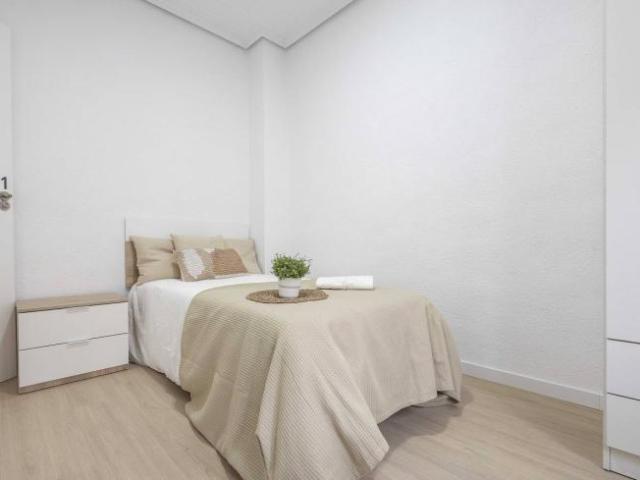 Shared Living/Roommate 5 Dormitorio Valencia Valencia ES103657342