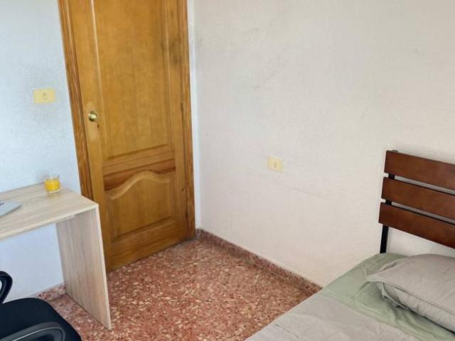 Shared Living/Roommate 5 Dormitorio Valencia Valencia ES97910637