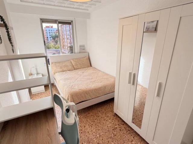 Shared Living/Roommate 5 Dormitorio Valencia Valencia ES98334362