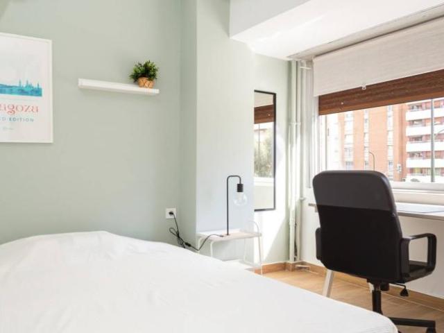 Shared Living/Roommate 5 Dormitorio Zaragoza Zaragoza ES104846014