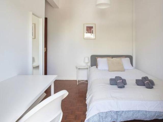 shared living/roommate 5 quarto, Lisbon Lisbon 2800 300 DLS80988334
