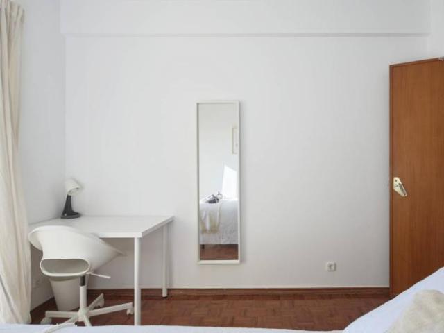 shared living/roommate 5 quarto, lisbon lisbon 2800 300 DLS101813186