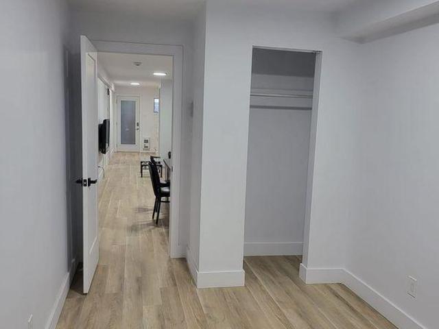 Shared Living/roommate 6 Bedroom For Rent Montréal QC 700 ELS90559168