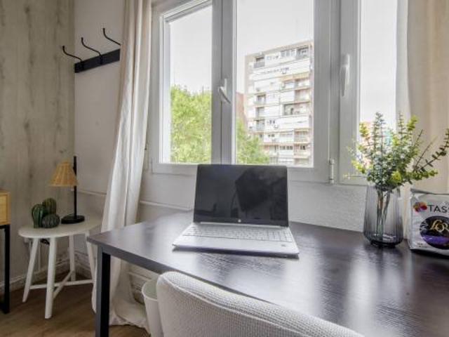 Shared Living/Roommate 6 Dormitorio Madrid Madrid ES84535165