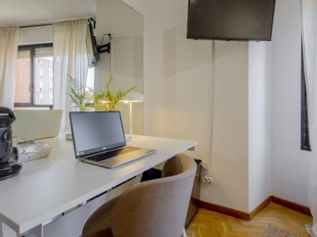 Shared Living/Roommate 6 Dormitorio Madrid Madrid ES84535599