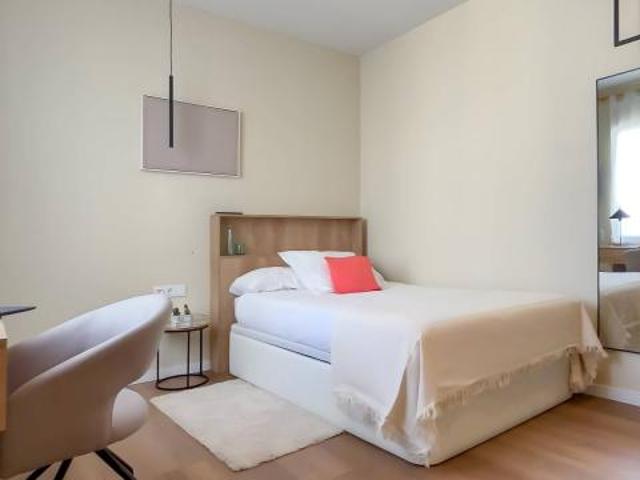 Shared Living/Roommate 6 Dormitorio Madrid Madrid ES87932758