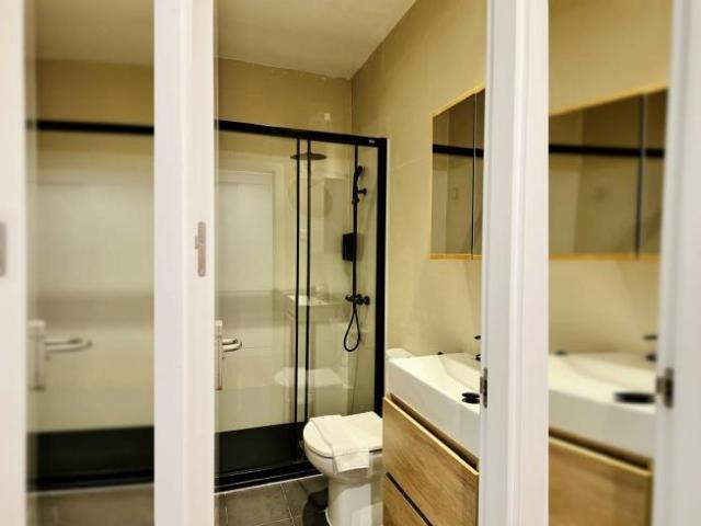 Shared Living/Roommate 6 Dormitorio Madrid Madrid ES93082648