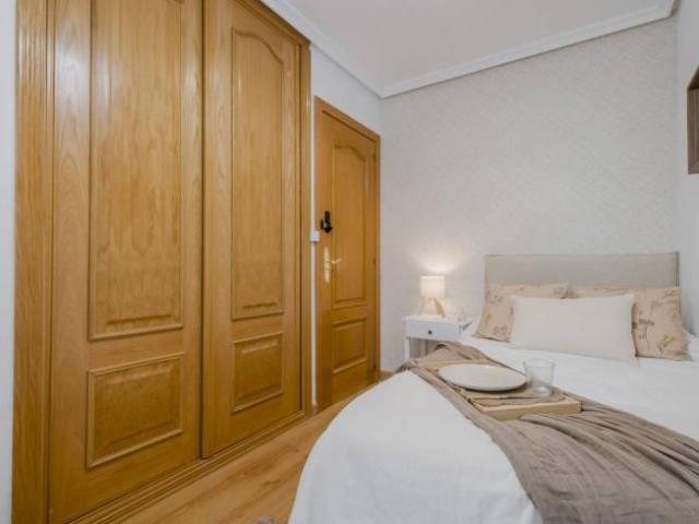 Shared Living/Roommate 6 Dormitorio Madrid Madrid ES94007878