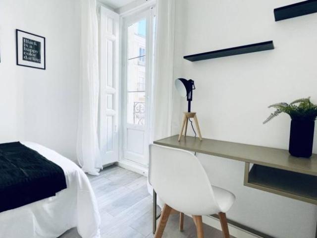 Shared Living/Roommate 6 Dormitorio Madrid Madrid ES96848541