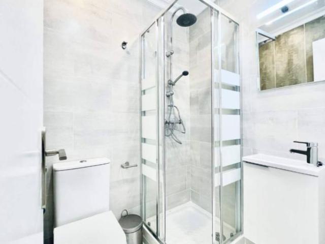 Shared Living/Roommate 6 Dormitorio Madrid Madrid ES100232738