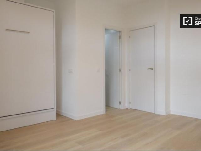 Shared Living/Roommate 6 Dormitorio Madrid Madrid ES101771463