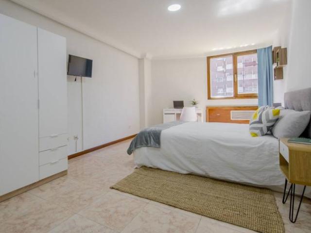 Shared Living/Roommate 6 Dormitorio Madrid Madrid ES101813683