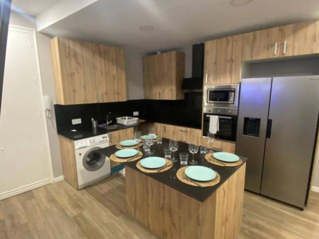 Shared Living/Roommate 6 Dormitorio Madrid Madrid ES101817011