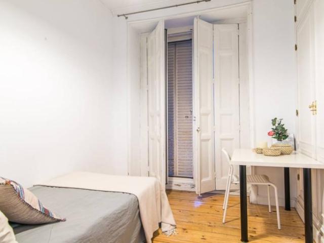 Shared Living/Roommate 6 Dormitorio Madrid Madrid ES103658446